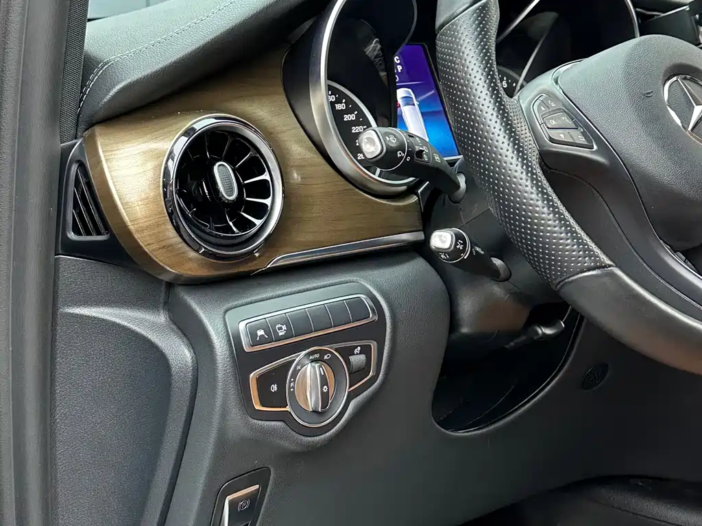 Mercedes-Benz V-Class — миниатюра 14