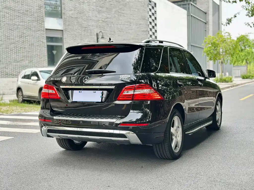 Mercedes-Benz M-Class — миниатюра 6
