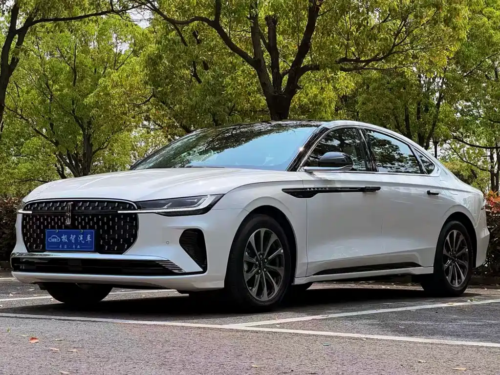 Lincoln Z 2025