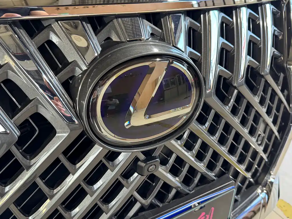 Lexus LM — миниатюра 7