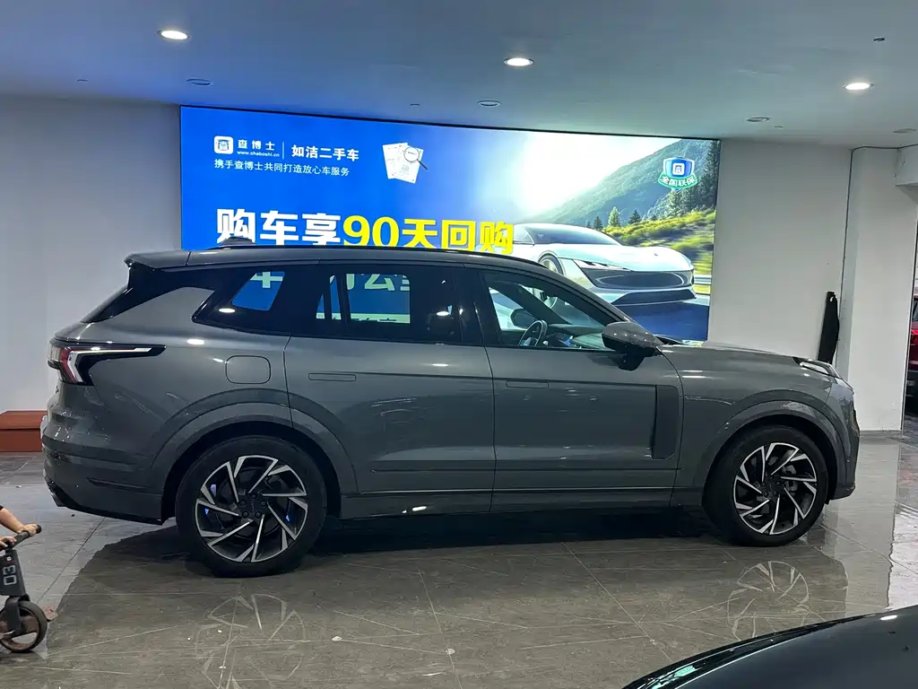 Lynk & Co 09 — миниатюра 3