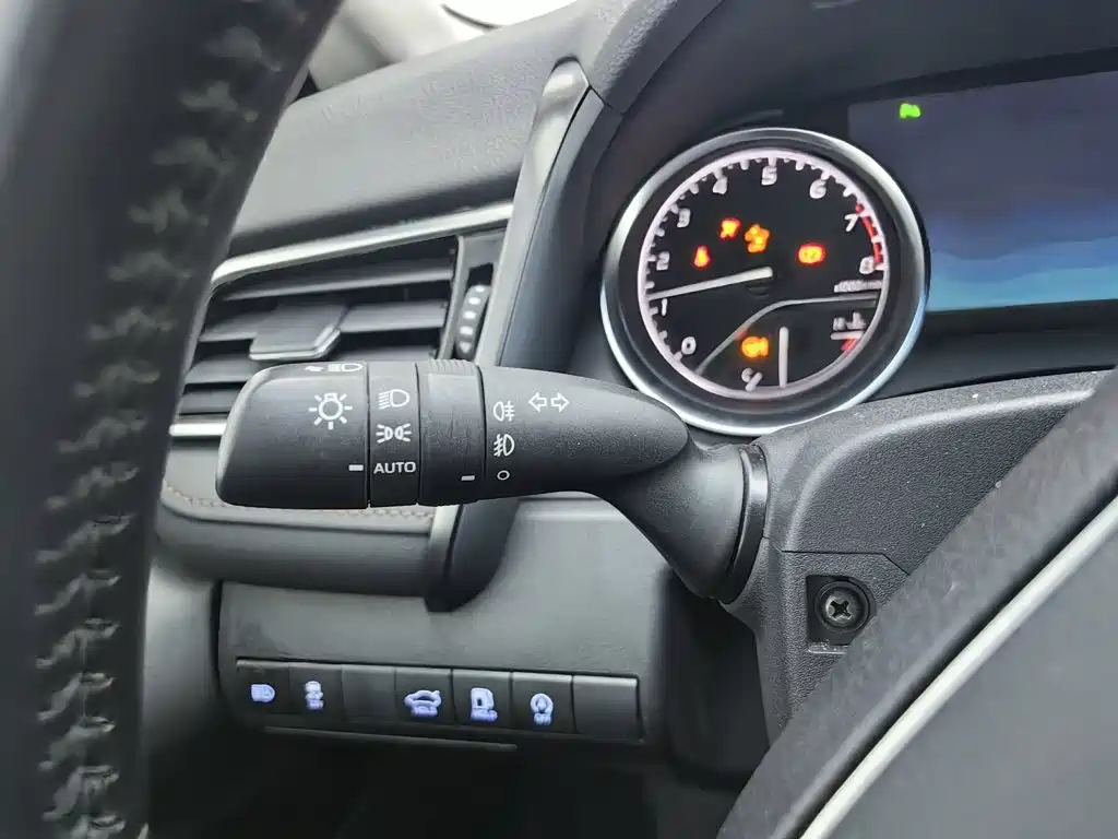 Toyota Camry — миниатюра 21