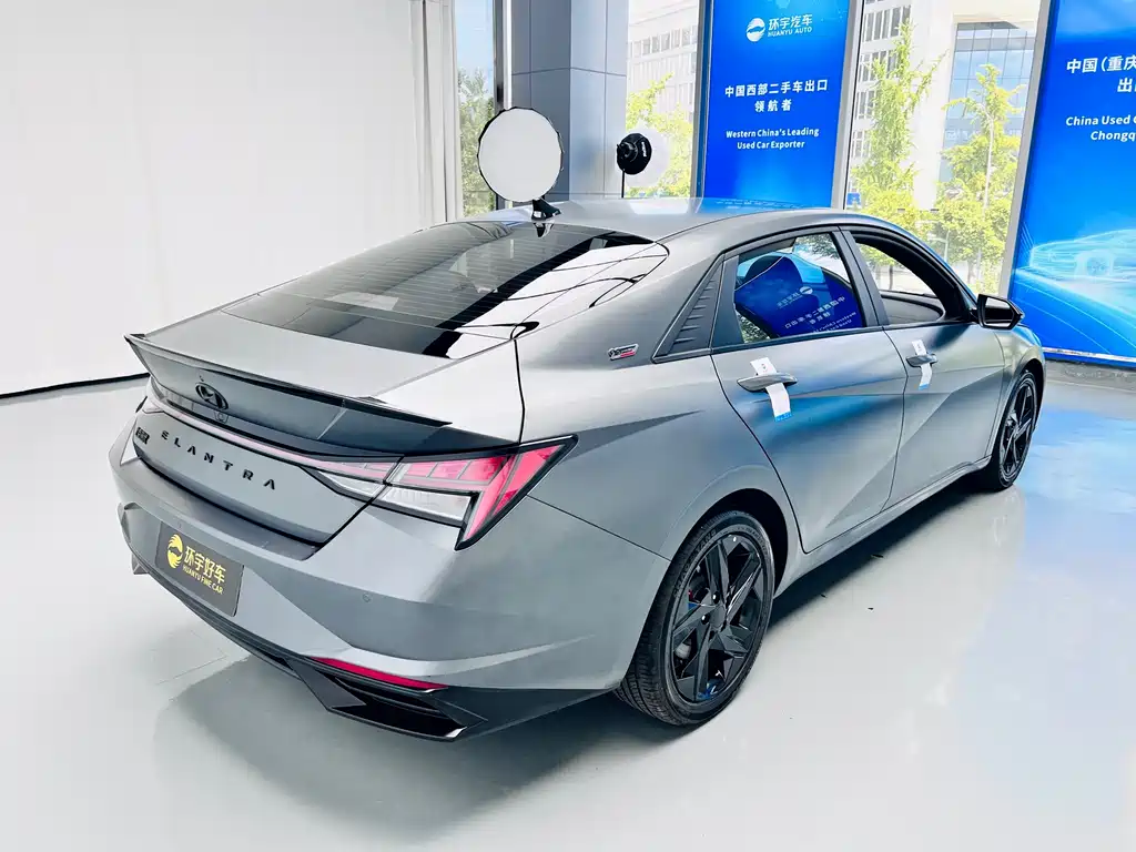 Hyundai Elantra — миниатюра 10