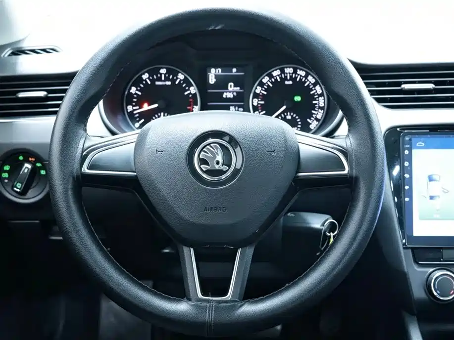 Skoda Octavia — миниатюра 10