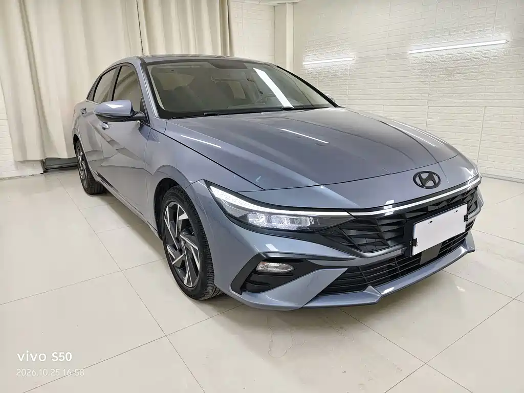 Hyundai Elantra — миниатюра 3