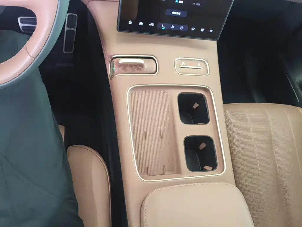 NIO ES8 — миниатюра 14