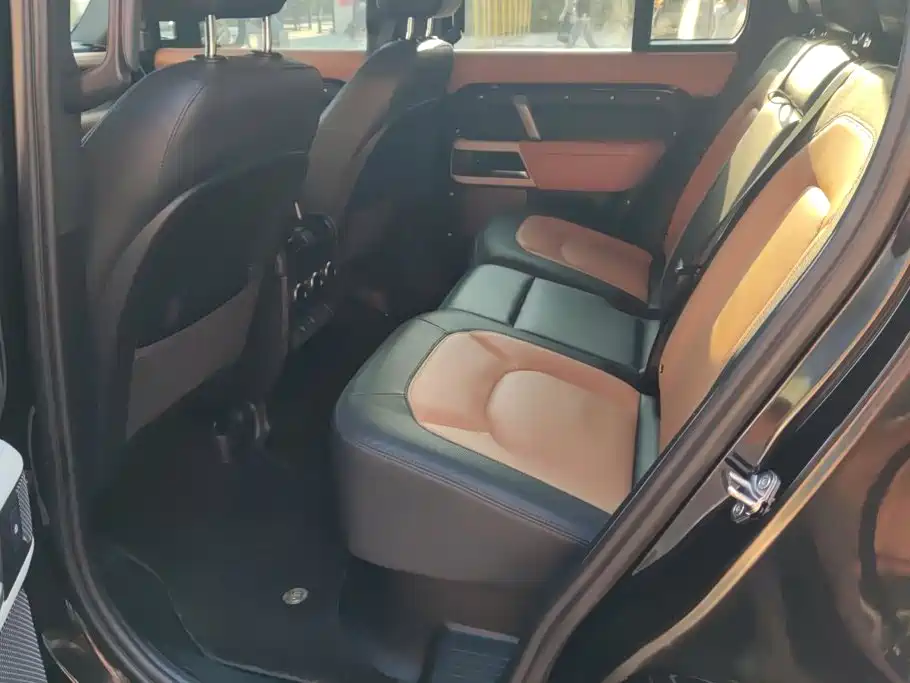 Land Rover Defender — миниатюра 11