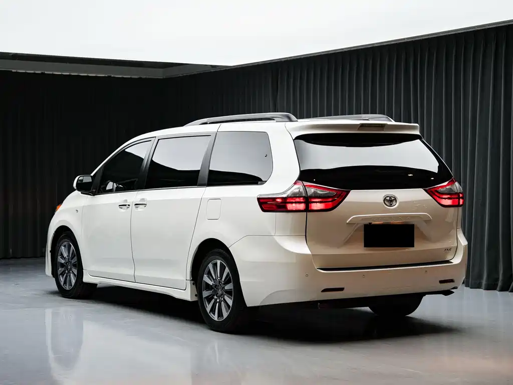 Toyota Sienna — миниатюра 4