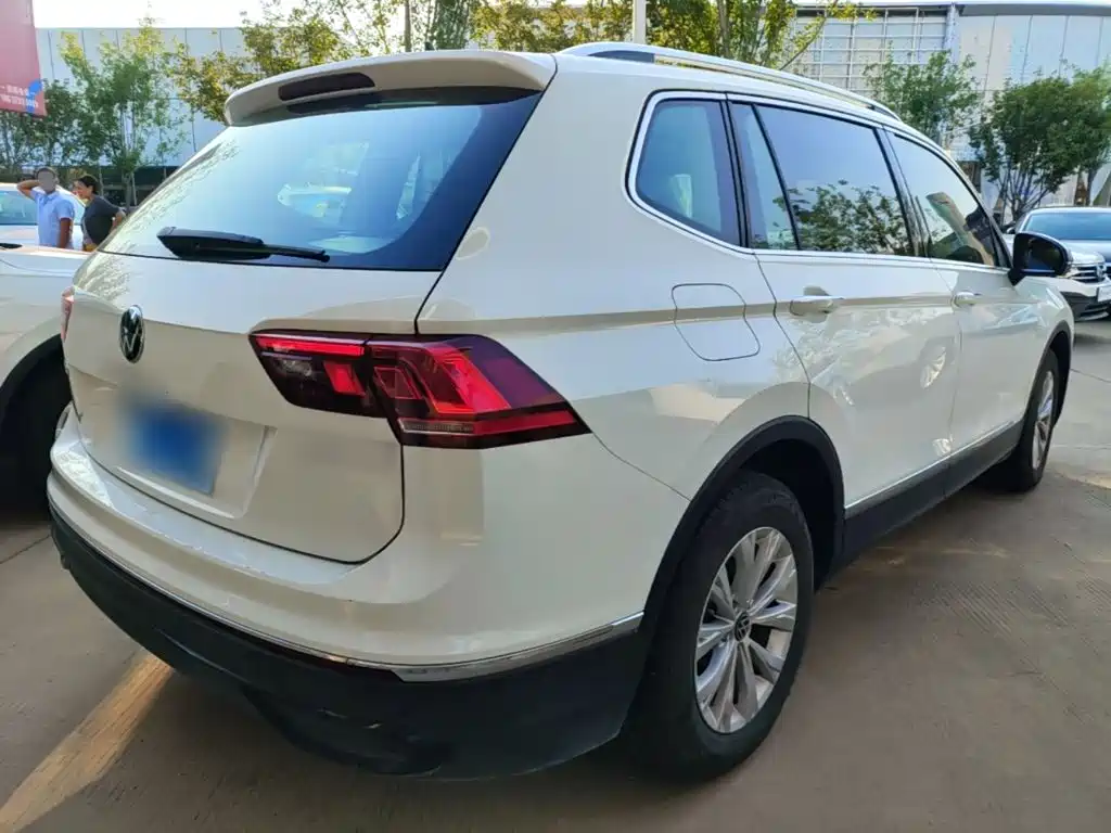 Volkswagen Tiguan L — миниатюра 7