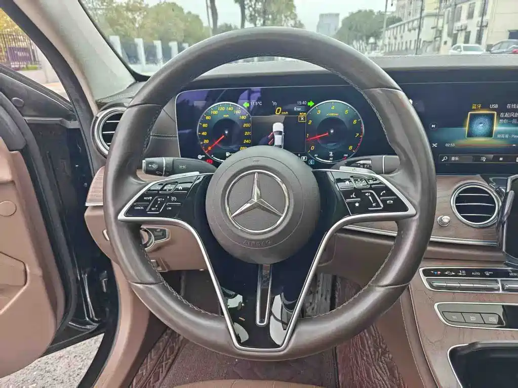 MERCEDES-BENZ E CLASS