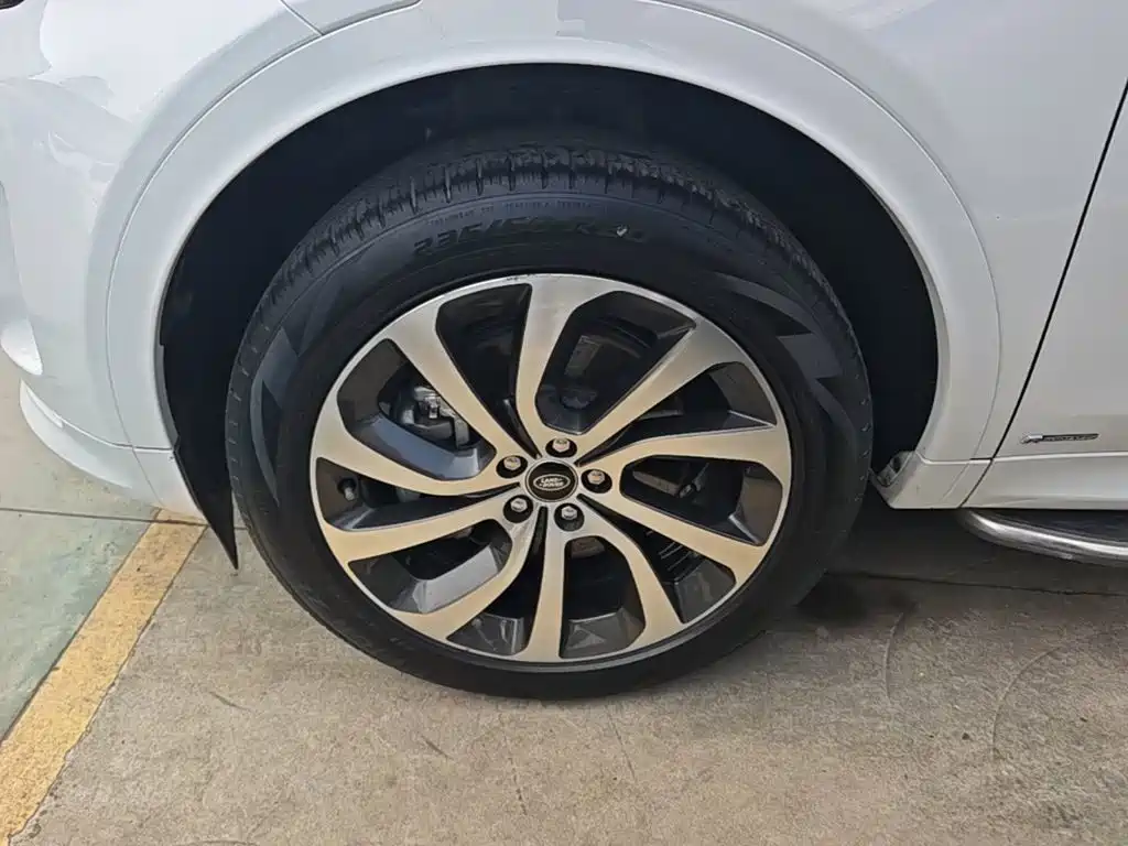 Land Rover Discovery Sport — миниатюра 23