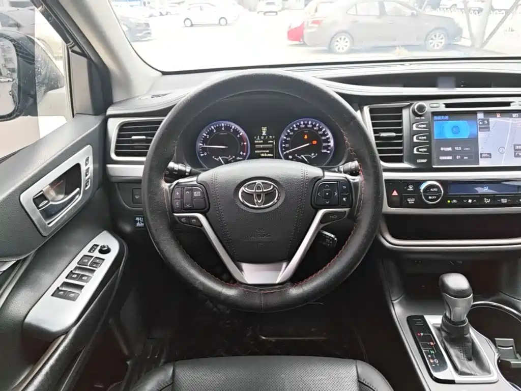Toyota Highlander — миниатюра 11