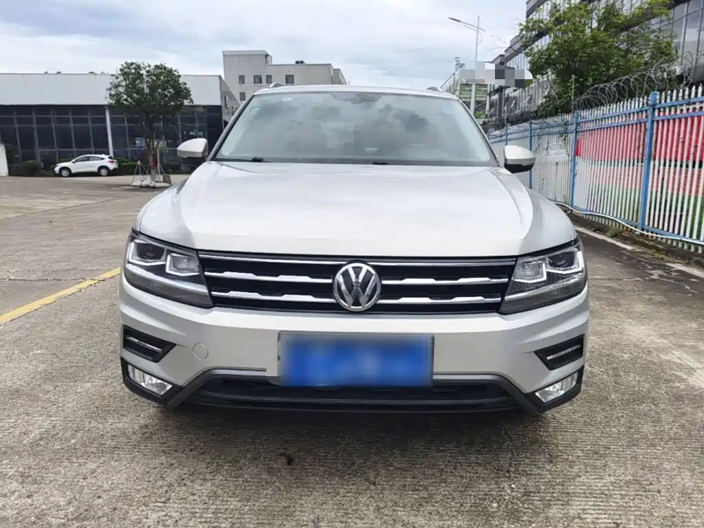 Volkswagen Tiguan L L 2017 330TSI AT Luxury