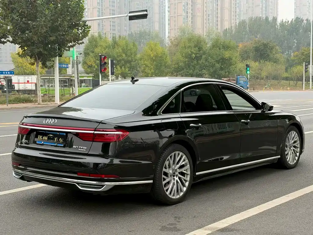 Audi A8 — миниатюра 7
