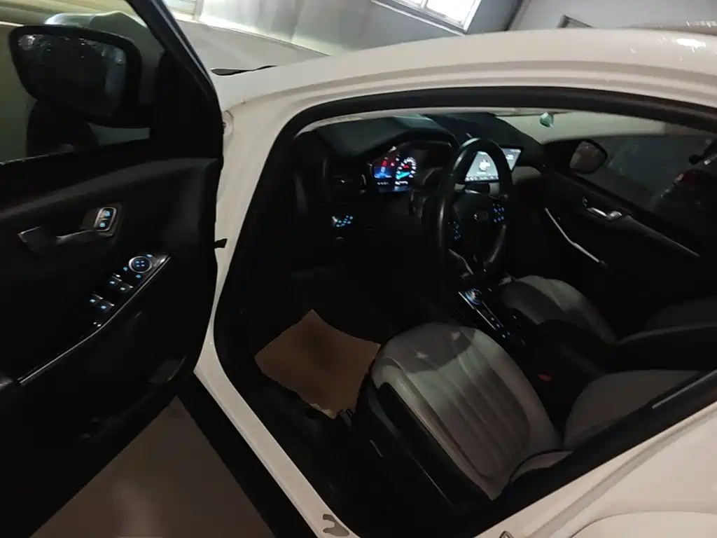 Ford Escape — миниатюра 16