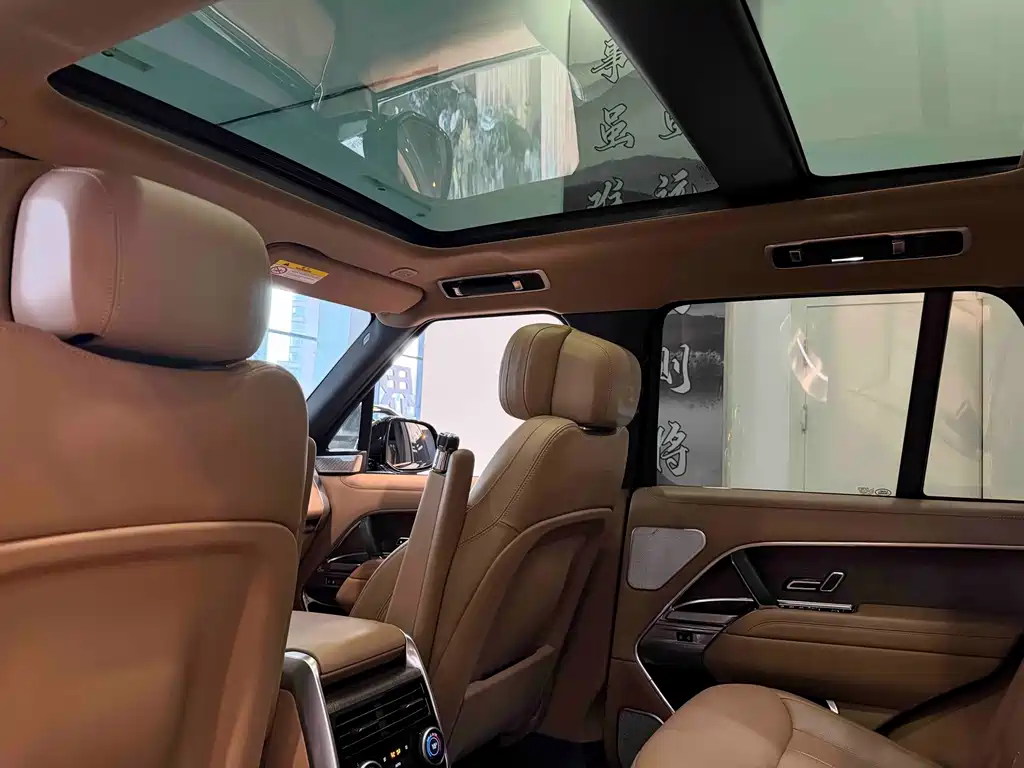 Land Rover Range Rover — миниатюра 17