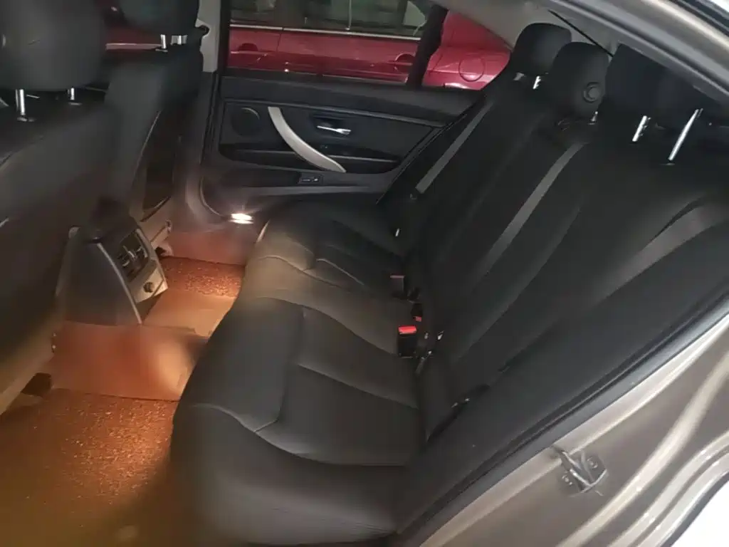 BMW 3 Series — миниатюра 17