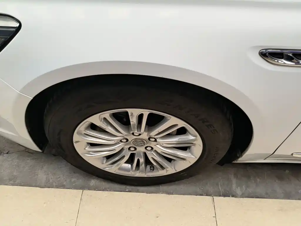 Buick LaCrosse — миниатюра 23