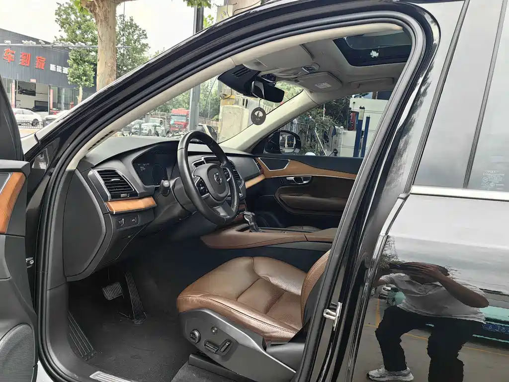 Volvo XC90 2020 T6 Luxury 7 мест