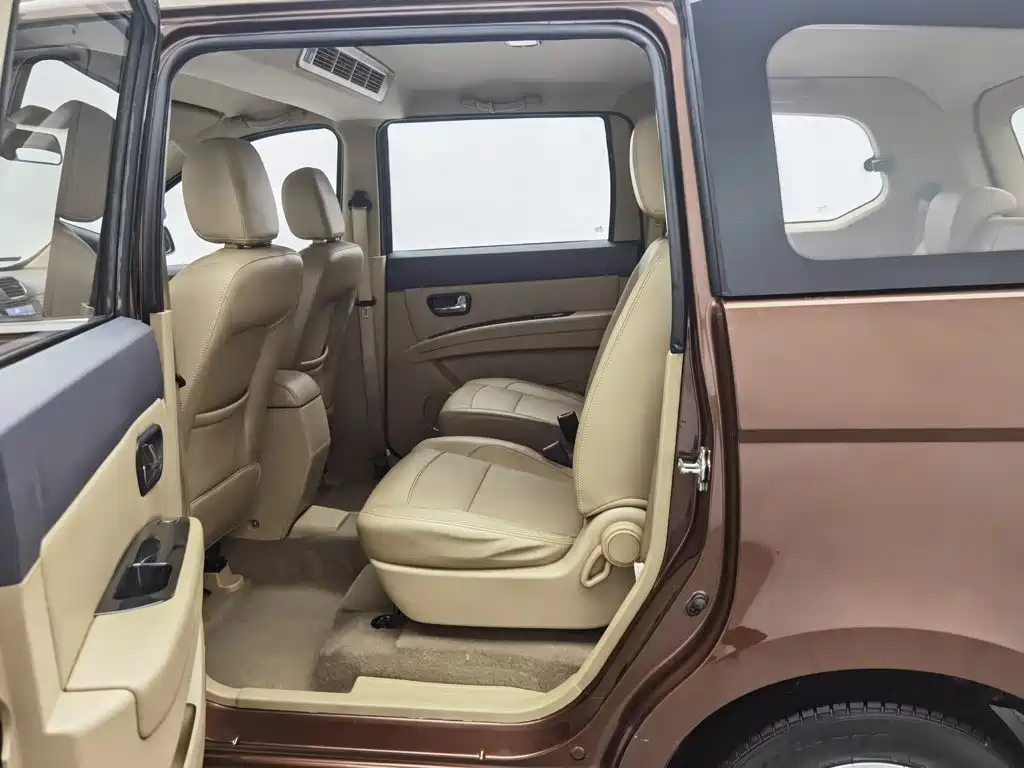 Wuling Hongguang — миниатюра 15