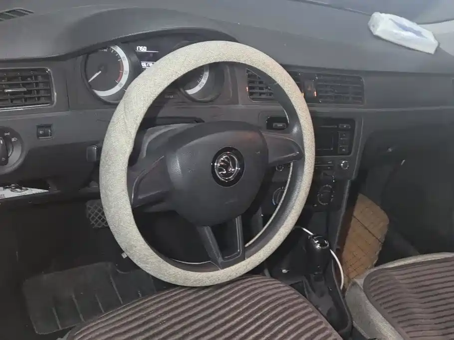 Skoda Rapid Spaceback — миниатюра 12