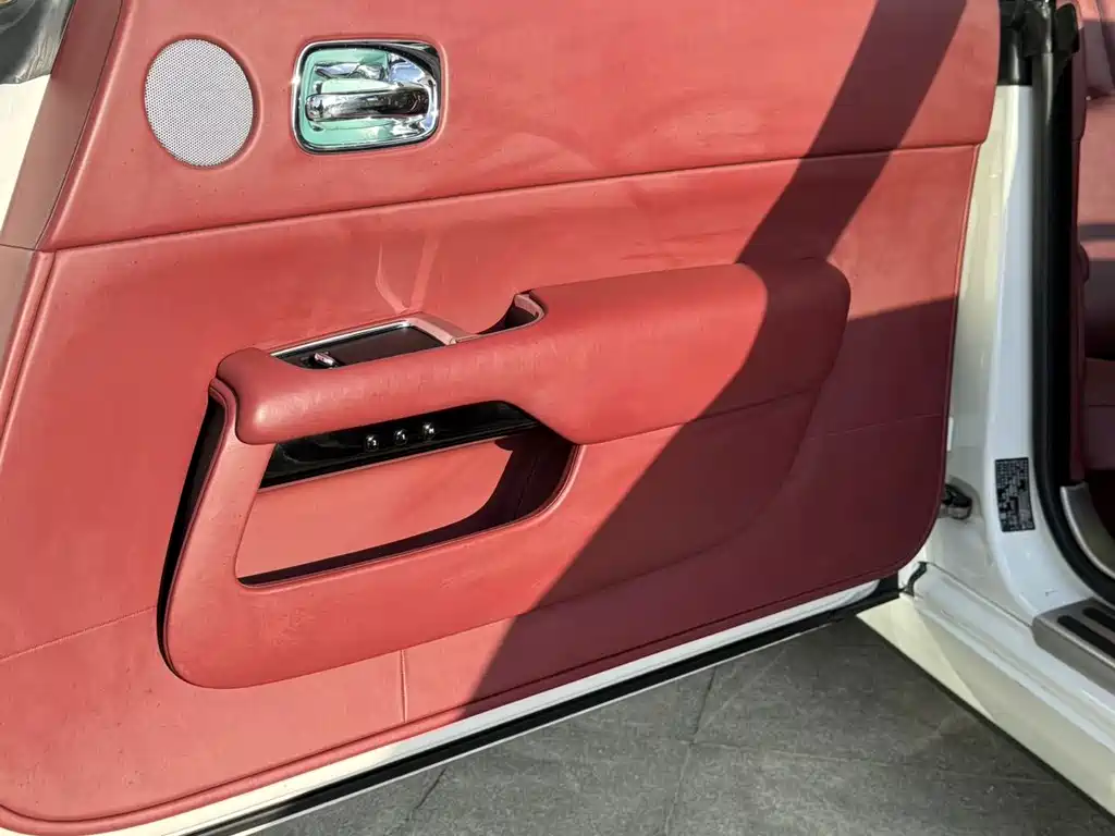 Rolls-Royce Dawn — миниатюра 16