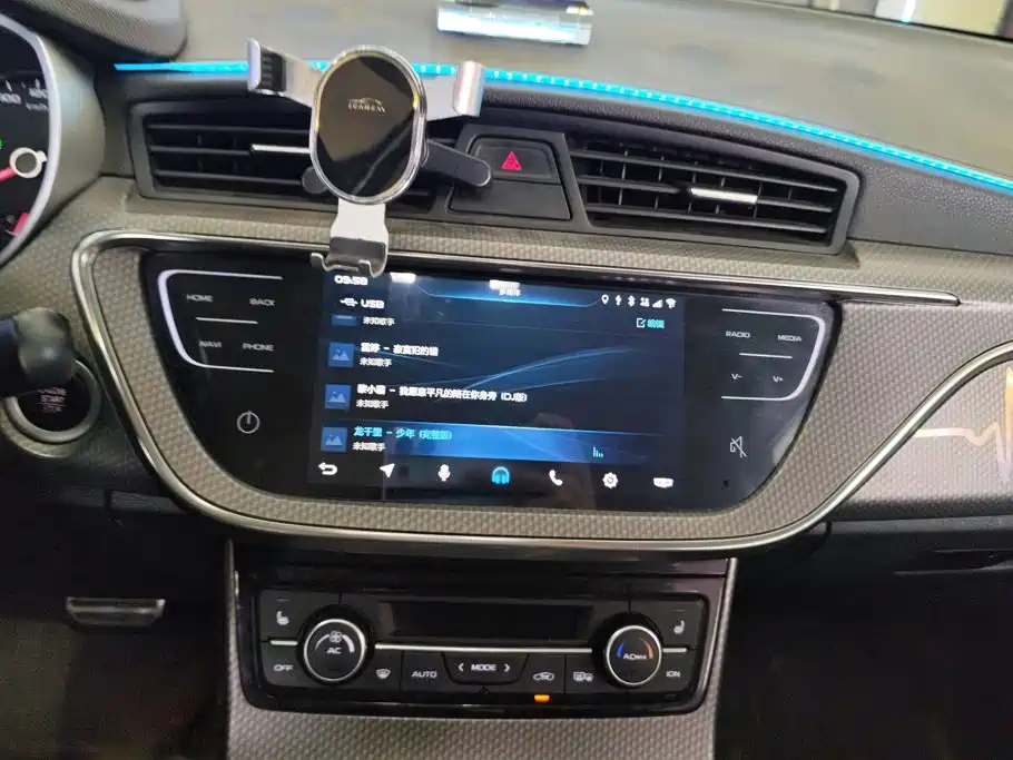 Geely Emgrand GS — миниатюра 13