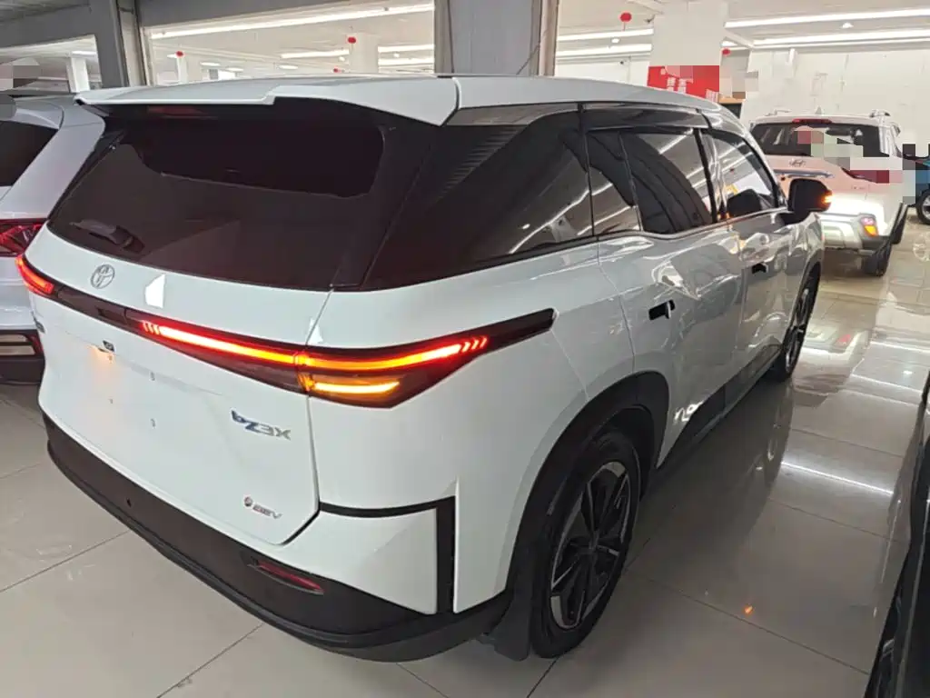 Toyota bZ3X — миниатюра 7