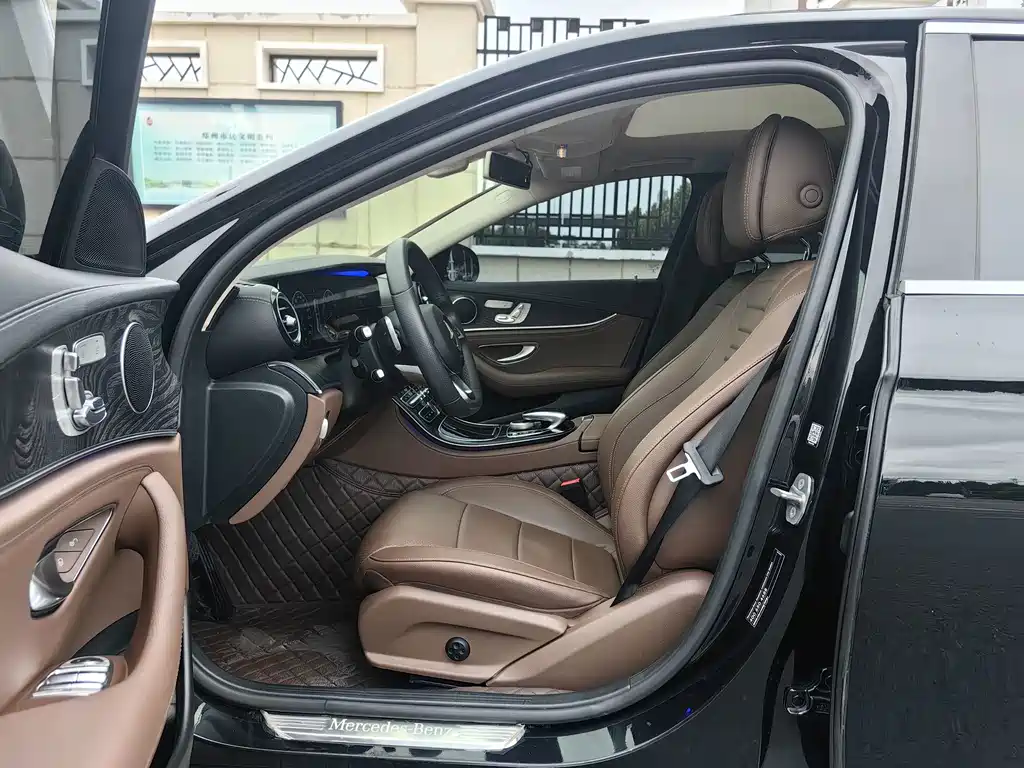 Mercedes-Benz E-Class — миниатюра 8