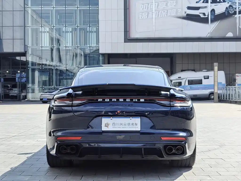 PORSCHE PANAMERA
