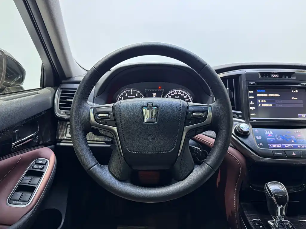 Toyota Crown — миниатюра 15