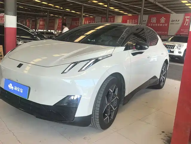 2025 Lynk & Co Z20