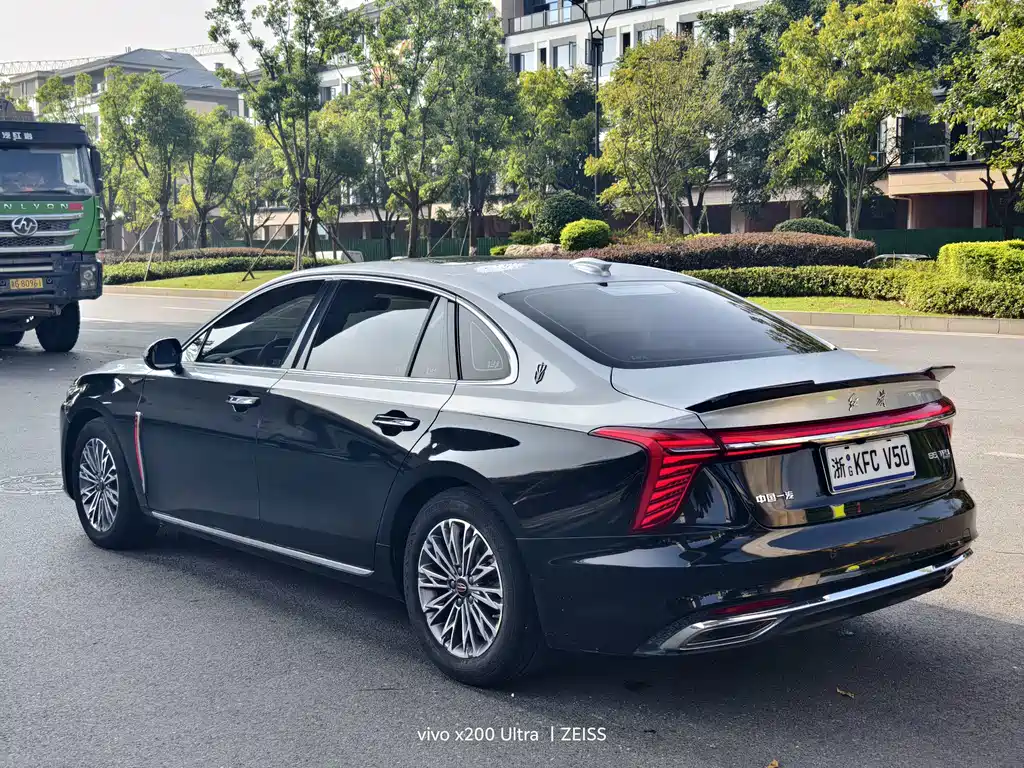 Hongqi Hongqi H5 — миниатюра 14