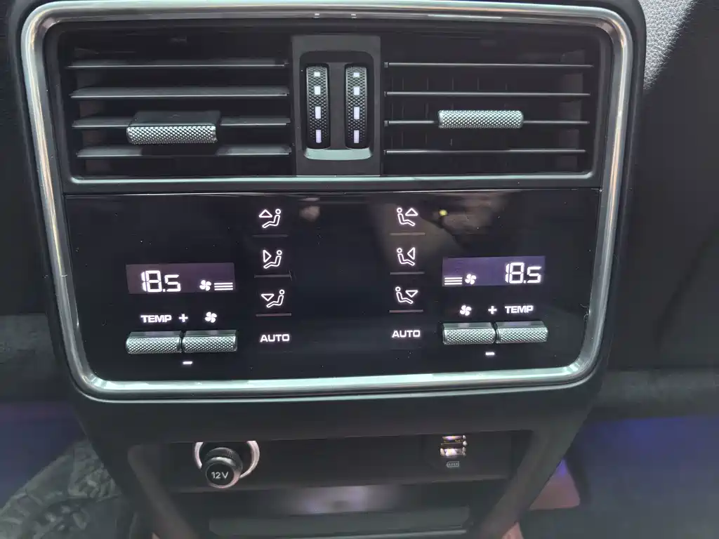 Porsche Cayenne — миниатюра 18