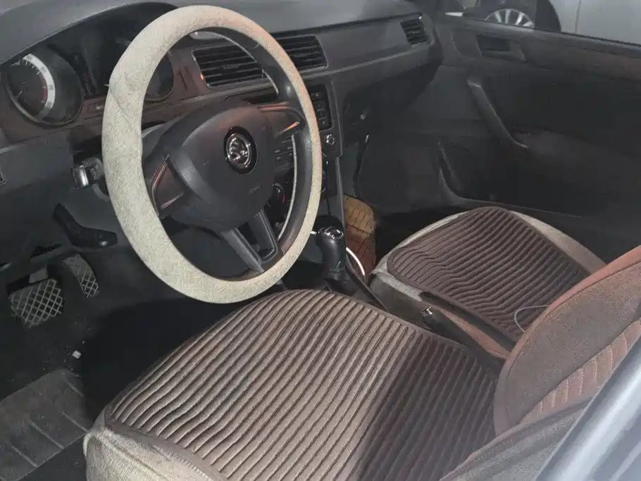 Skoda Rapid Spaceback — миниатюра 9