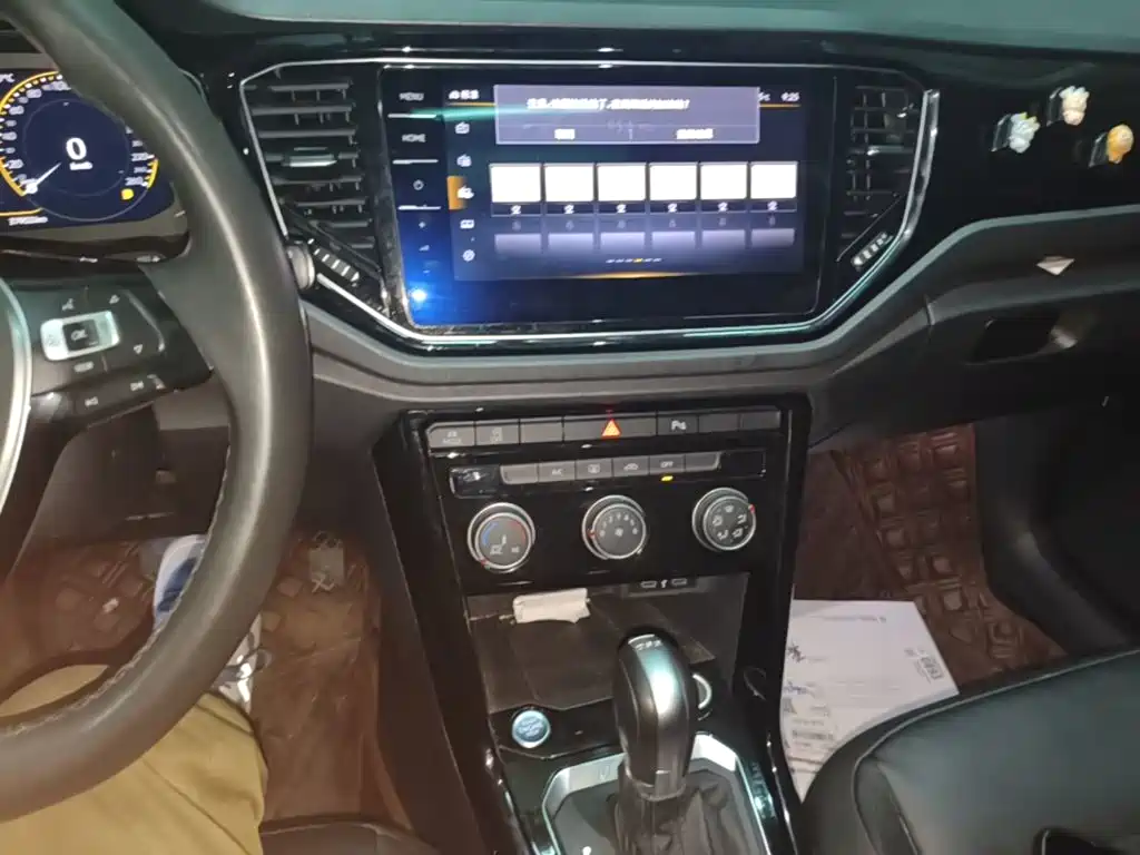 Volkswagen T-Roc — миниатюра 18