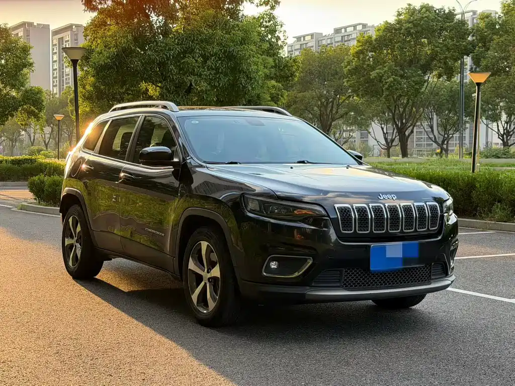 Jeep Cherokee — миниатюра 2