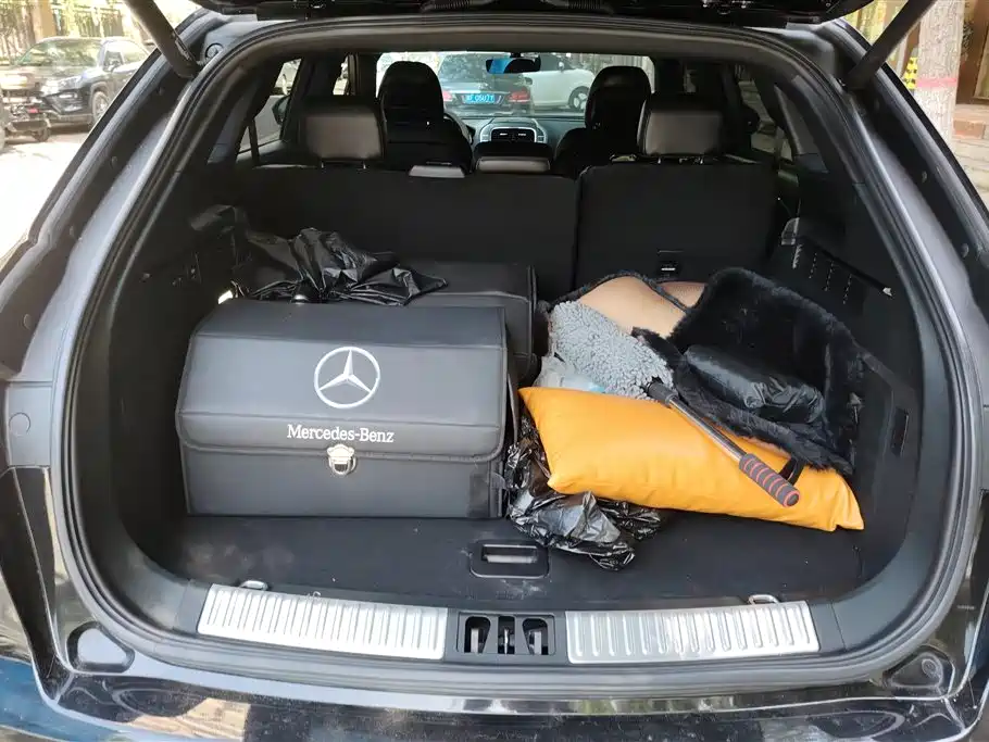 LINCOLN NAVIGATOR (IMPORT)