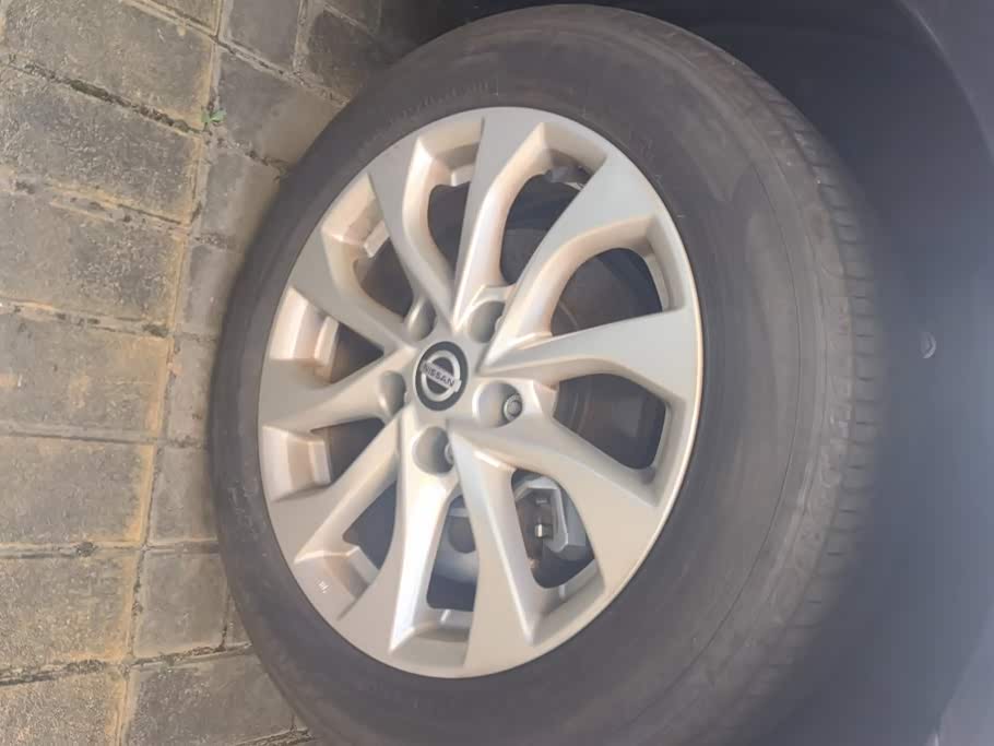 Nissan Sylphy 1.6 л 2025 г. Чёрный, пробег 9600 км