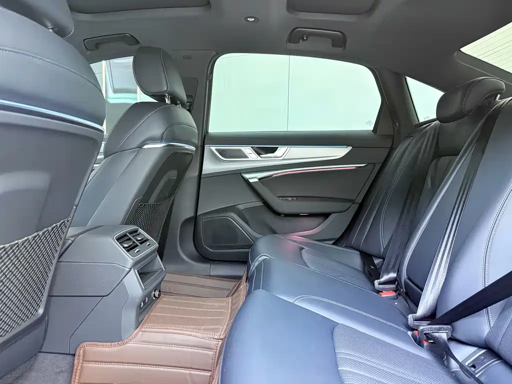 Audi A6L — миниатюра 10