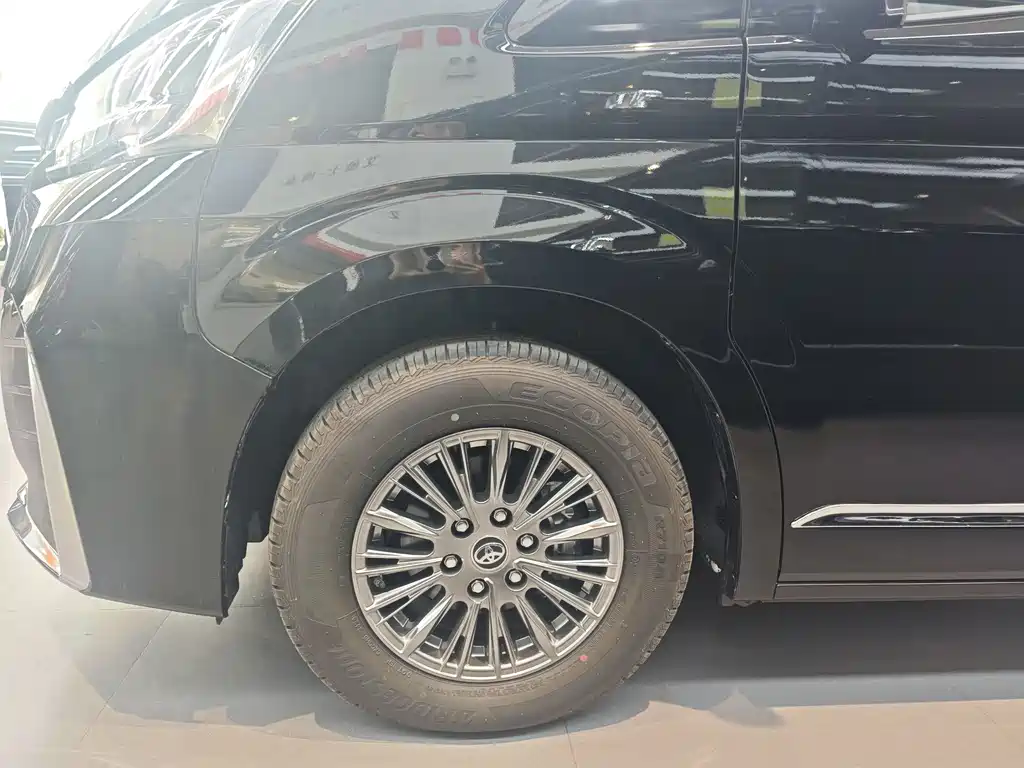 Toyota HiAce 2025 3.5L AT