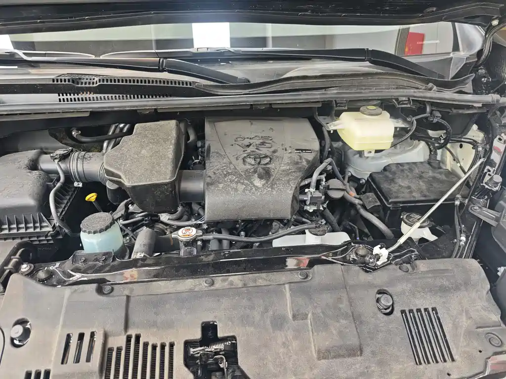 Toyota HiAce 2025 3.5L AT
