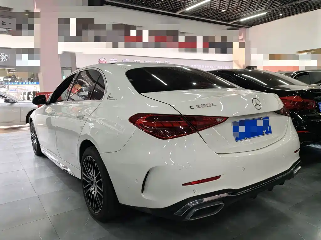 Mercedes-Benz C-Class — миниатюра 11