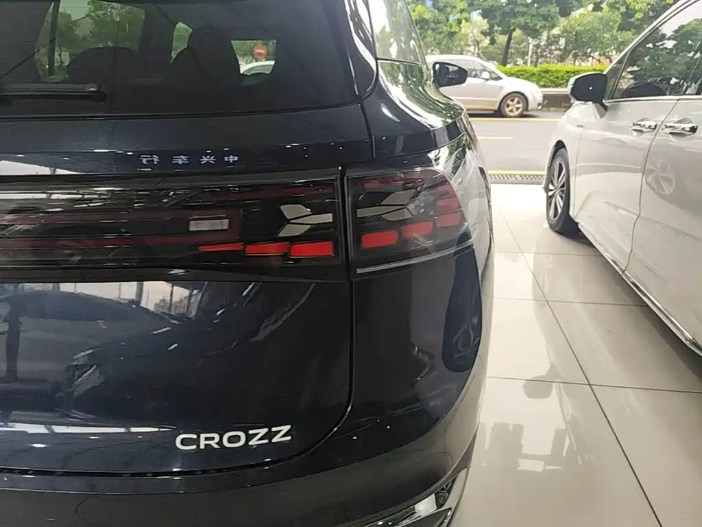 Volkswagen ID.6 Crozz — миниатюра 8