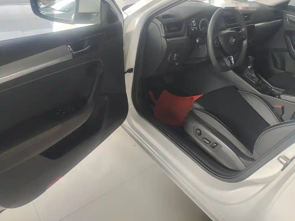 Skoda Superb — миниатюра 16