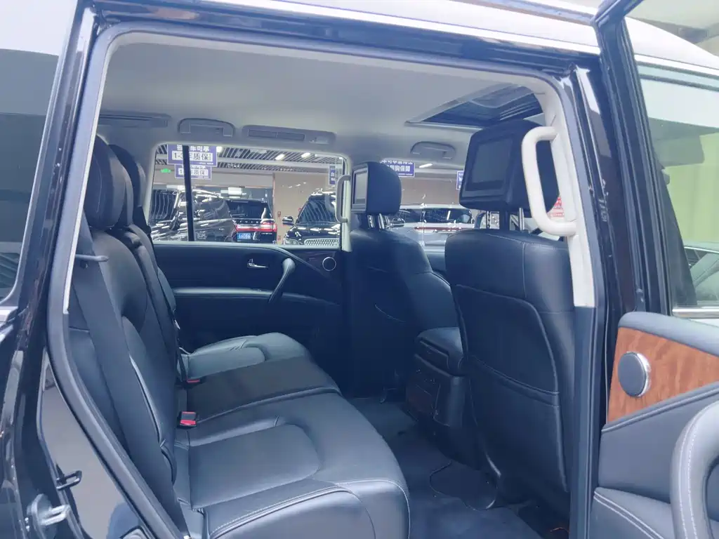 Infiniti QX80 — миниатюра 12