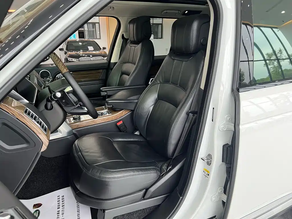 Land Rover Range Rover — миниатюра 8