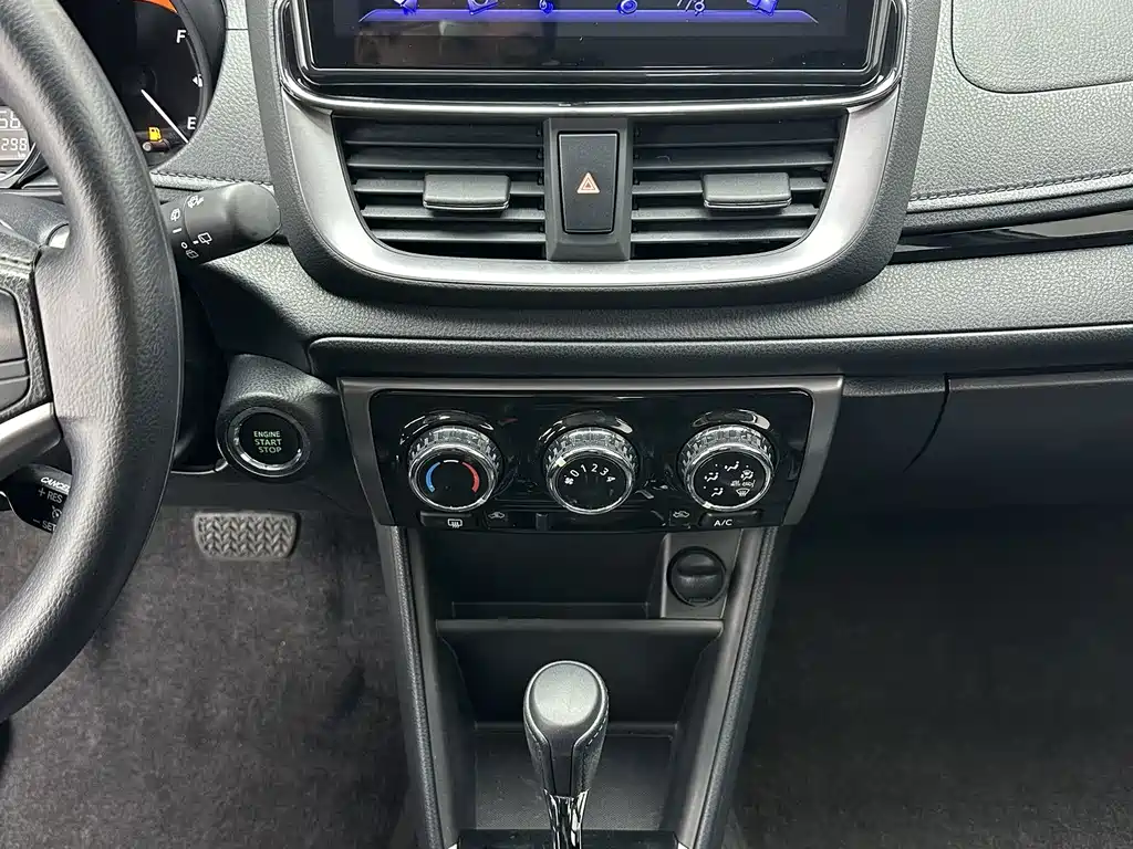Toyota Yaris L — миниатюра 15