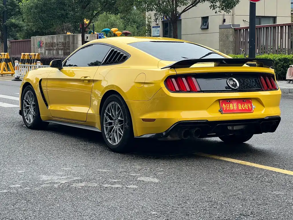 Ford Mustang — миниатюра 4