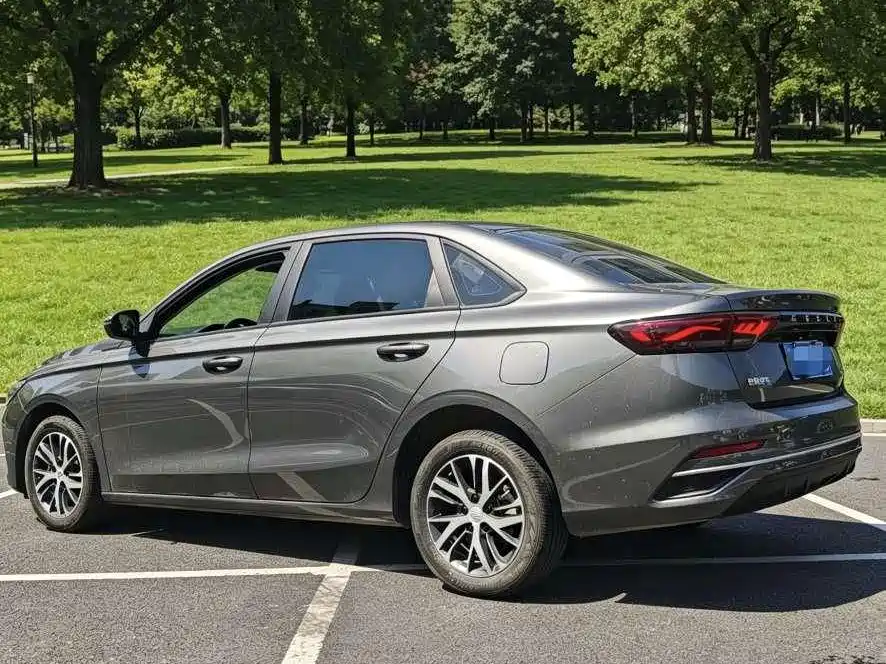 Geely Emgrand — миниатюра 3